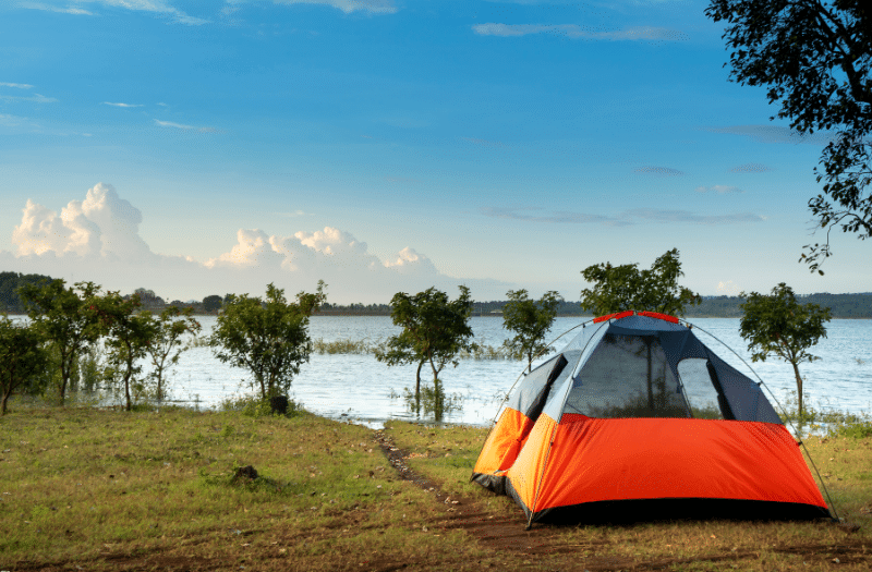 Camping près de l'eau