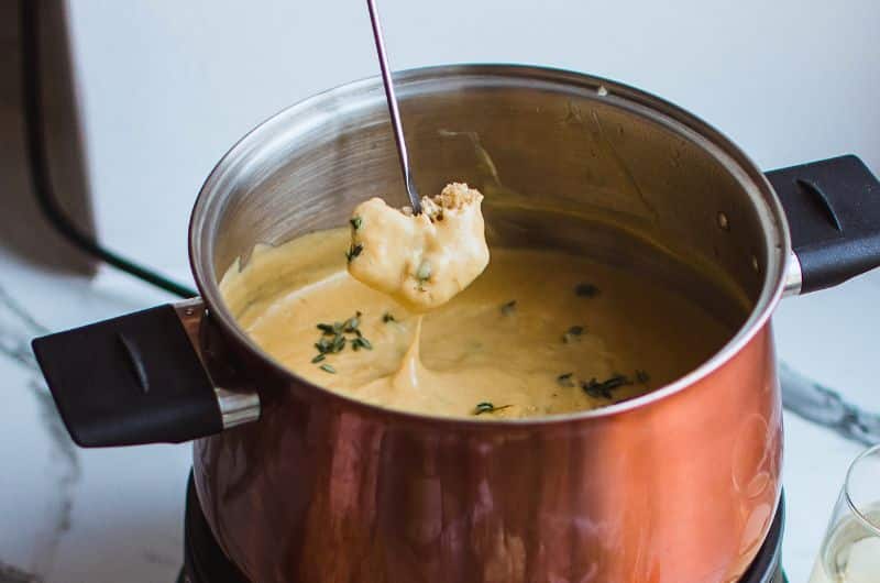 La fondue au fromage est un de mes repas préférés en camping!
