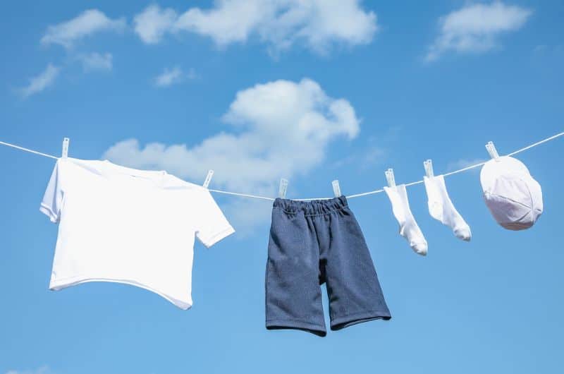 Un mode de vie simple est un mode de vie adapté à soi, à ce qui compte vraiment, sans encombrement inutile. Un visuel au soutien d'un article du blog Pour un bonheur simple.