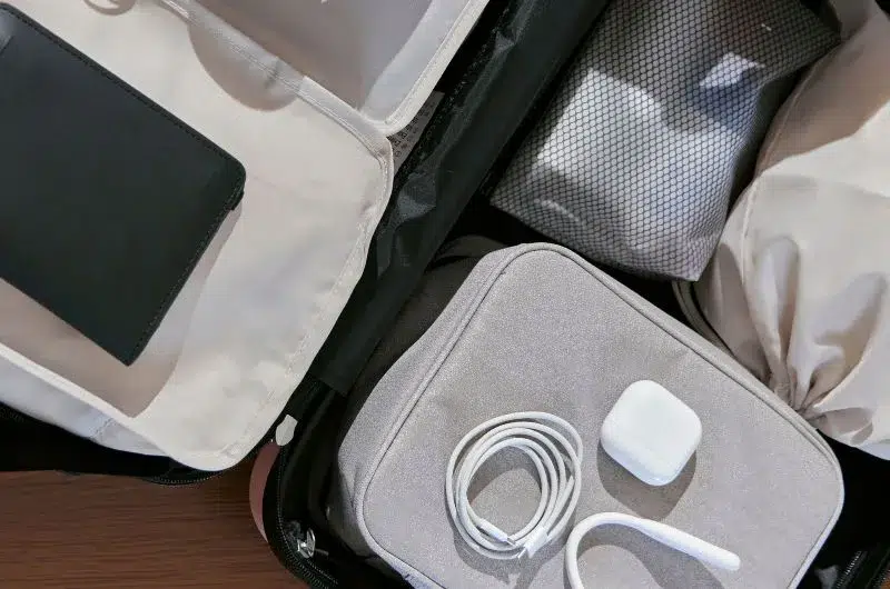 10 objets indispensables à emporter en voyage. Un article du blog Pour un bonheur simple.