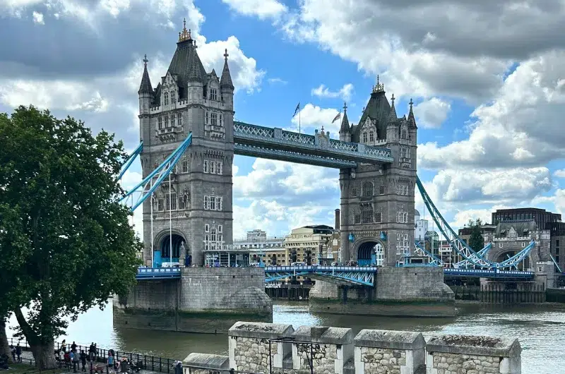 Le Tower Bridge est un incontournable à voir lors d'un séjour ou d'un voyage à Londres. 