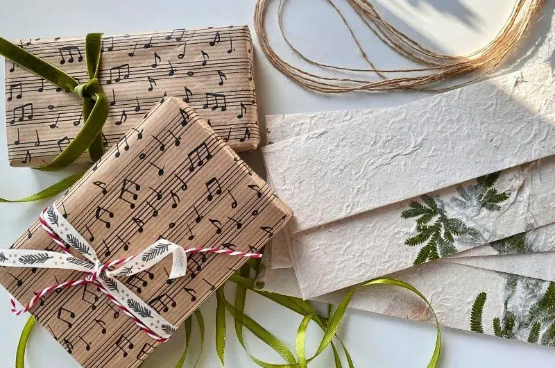 Cadeau enveloppe papier emballage surprises.